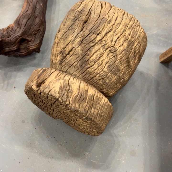 敏风化铁栎木小墩子