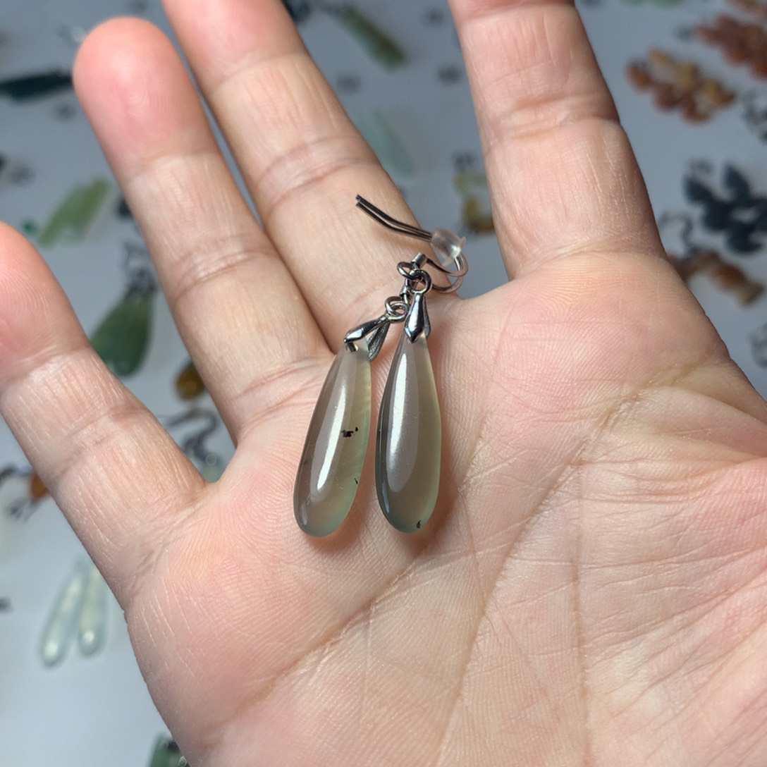 蛇纹石玉耳环未镶嵌