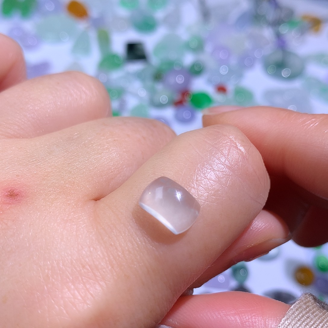 翡翠颈饰未镶嵌马鞍