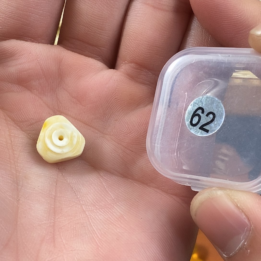 琥珀裸石未镶嵌微瑕