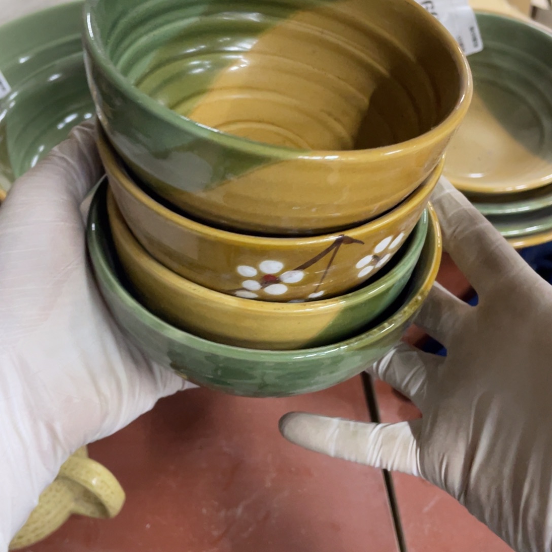 盘白*瑙瓷器微瑕不退不换四只