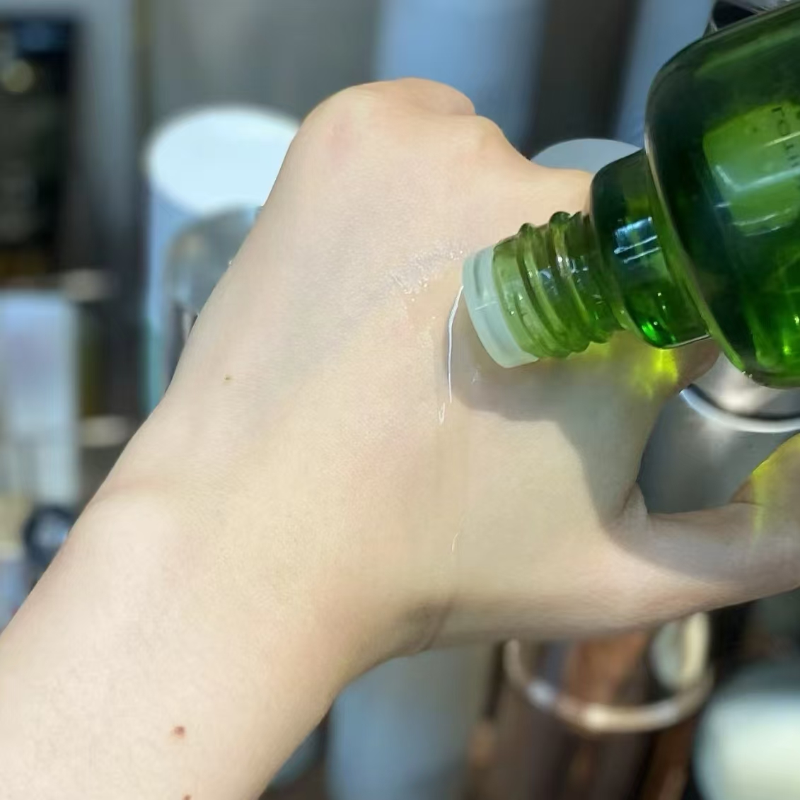 【言言分享】绿色瓶子神奇精萃水