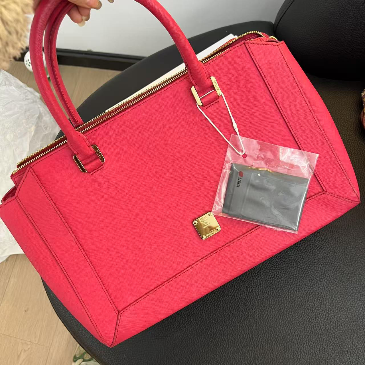 95新 MCM 大麦中古/mcm西瓜粉全皮手提/斜挎包
