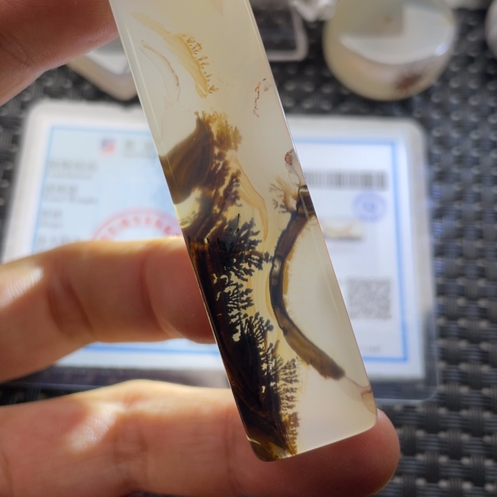 玛瑙/玉髓颈饰未镶嵌铭*