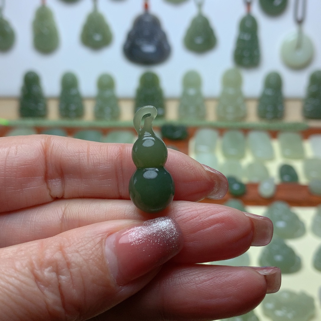 和田玉吊坠未镶嵌