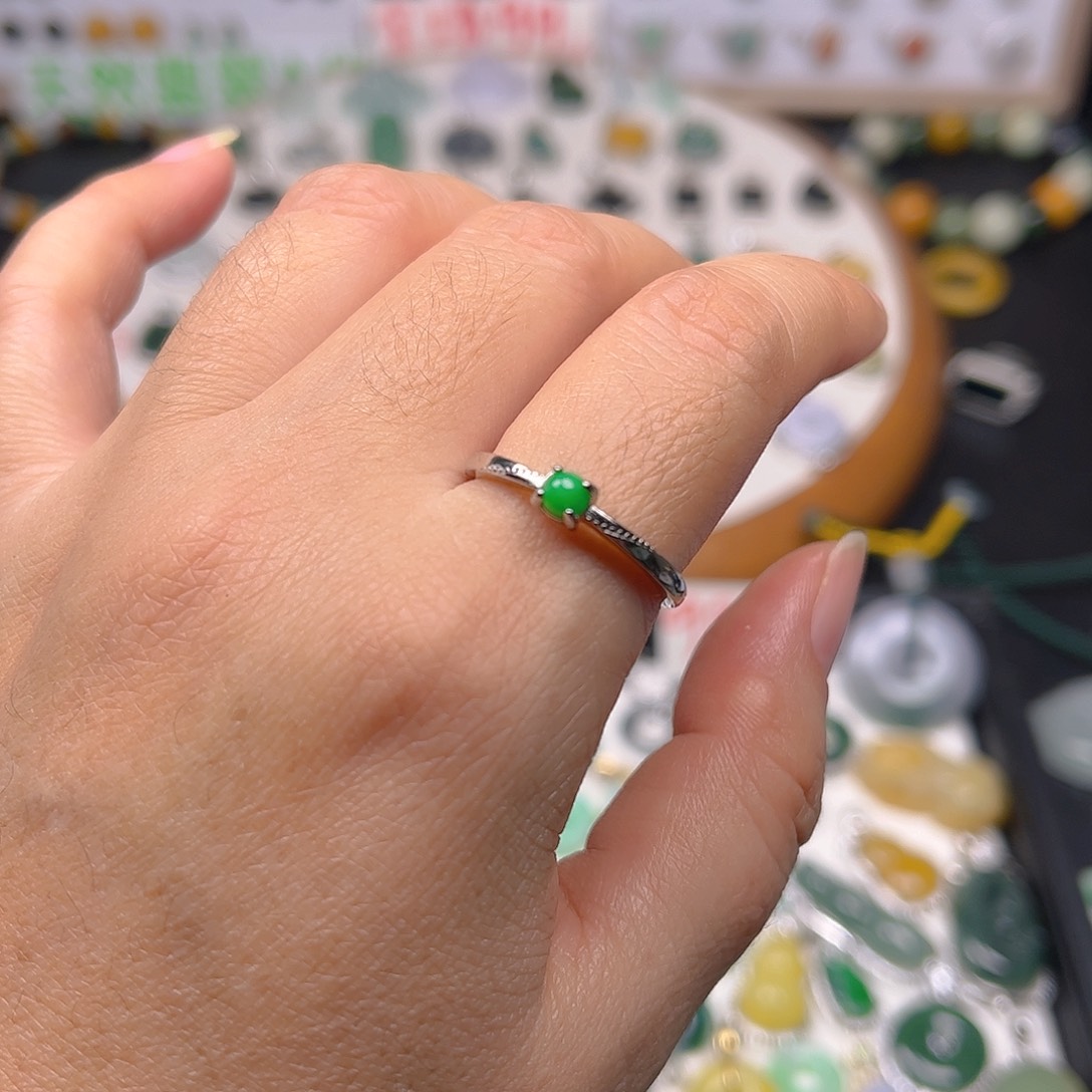 【闪购商品】翡翠颈饰未镶嵌戒指