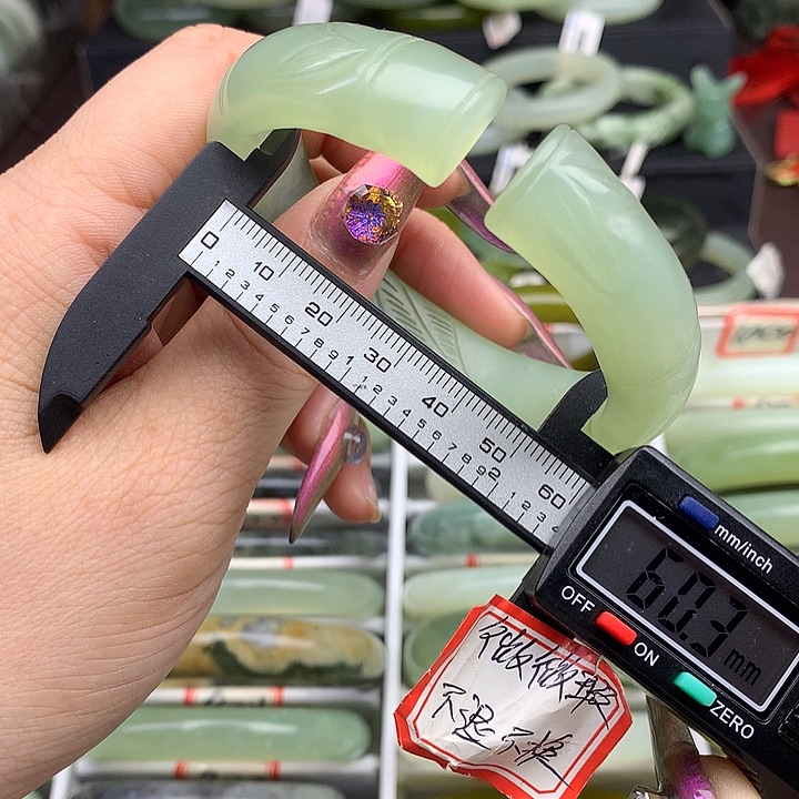 蛇纹石玉手镯未镶嵌993