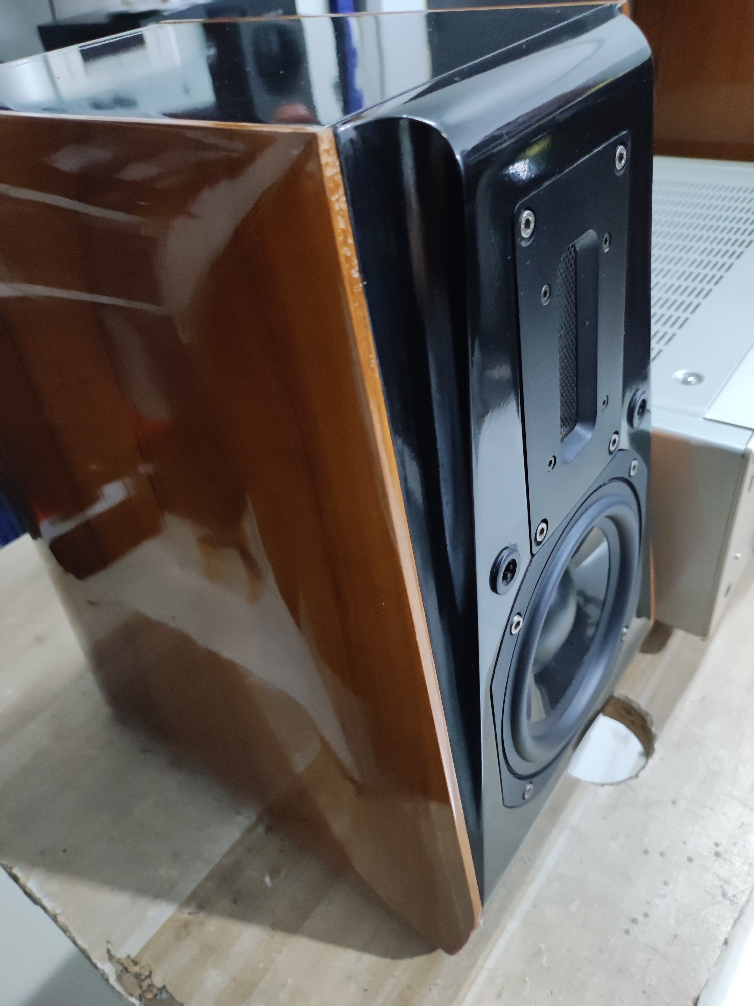 jl书架音箱，不包邮不退换