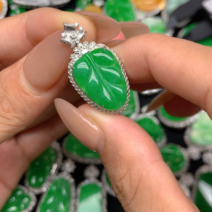 翡翠18K金镶嵌吊坠(不含链)