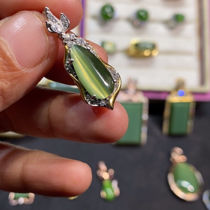 达***喜和田玉（碧玉）银S925镶嵌颈饰