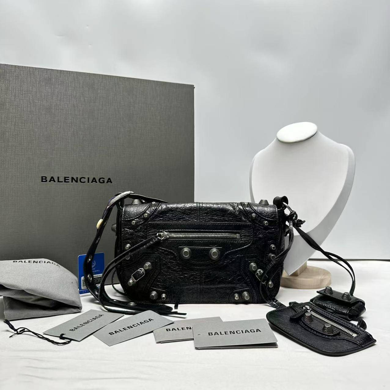 胖虎佳佳/巴黎世家/95新/公价0/箱包/斜挎包/31B2502170076