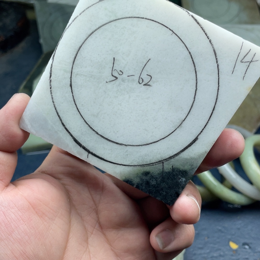 乾***锟独山玉未镶嵌珠宝奇石定制手镯