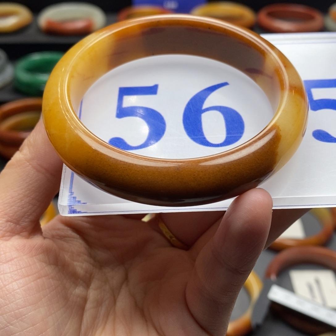 石英质玉（黄龙玉）手镯未镶嵌