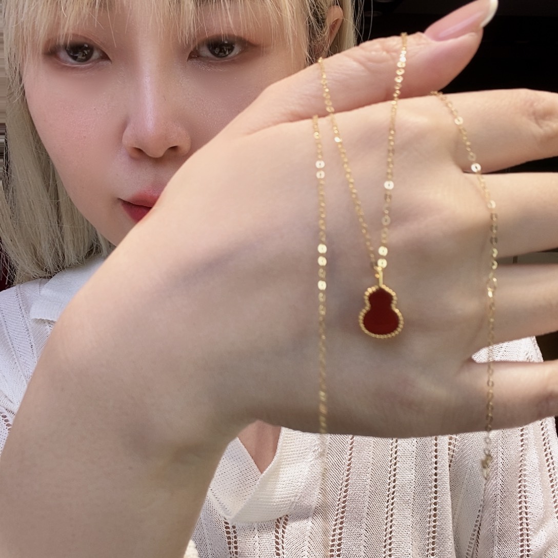 玛瑙/玉髓18K金镶嵌项链葫芦k黄