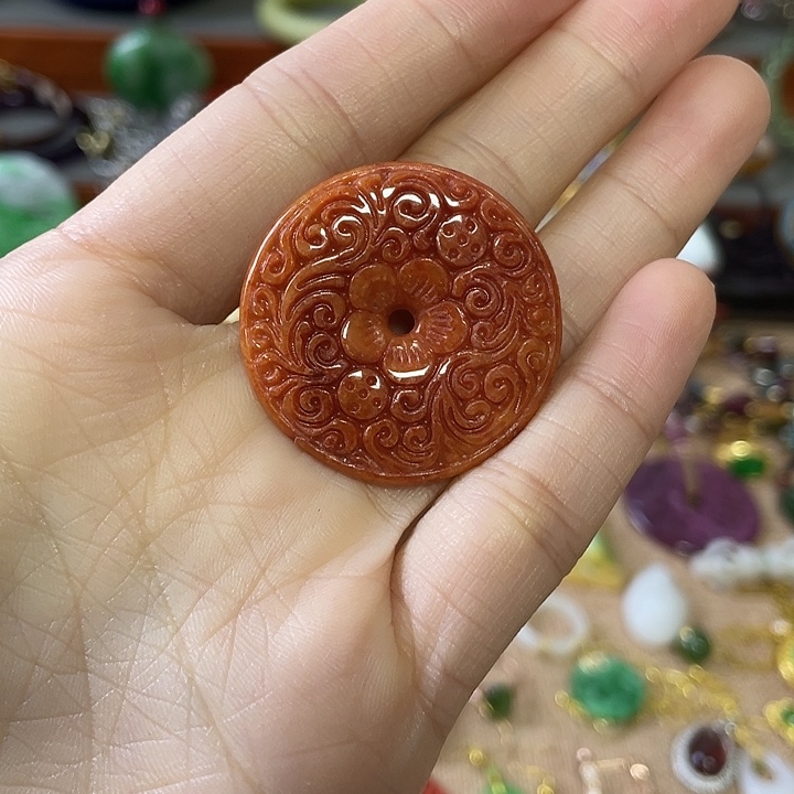 翡翠未镶嵌颈饰精美雕刻物件物件