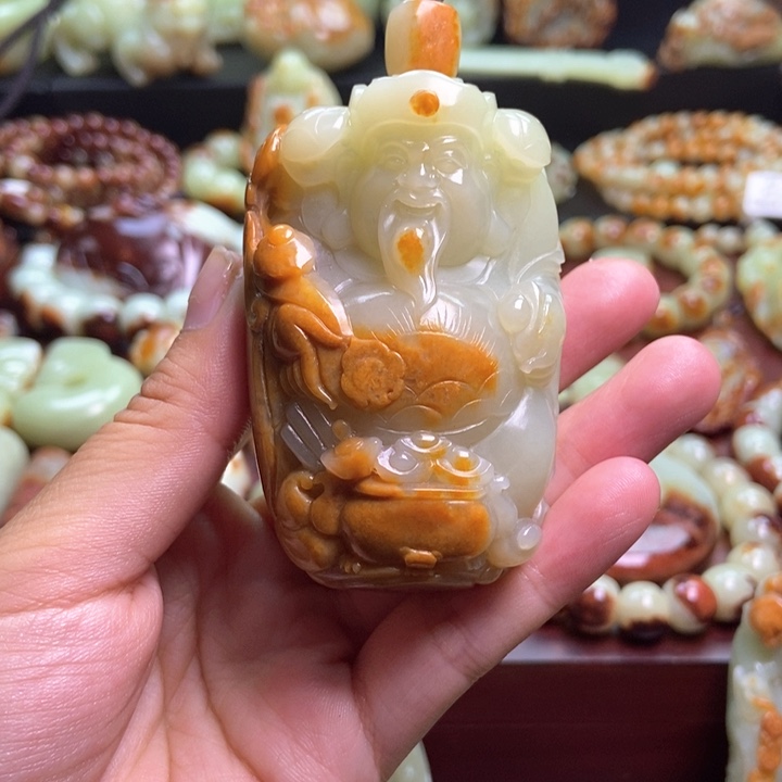 未镶嵌岫岩河磨玉（透闪石质玉）把件