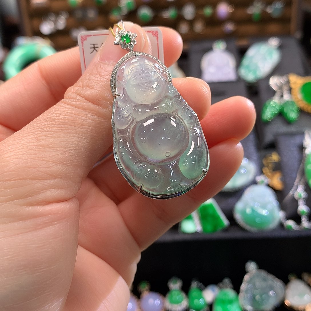 翡翠颈饰18K金镶嵌布袋佛