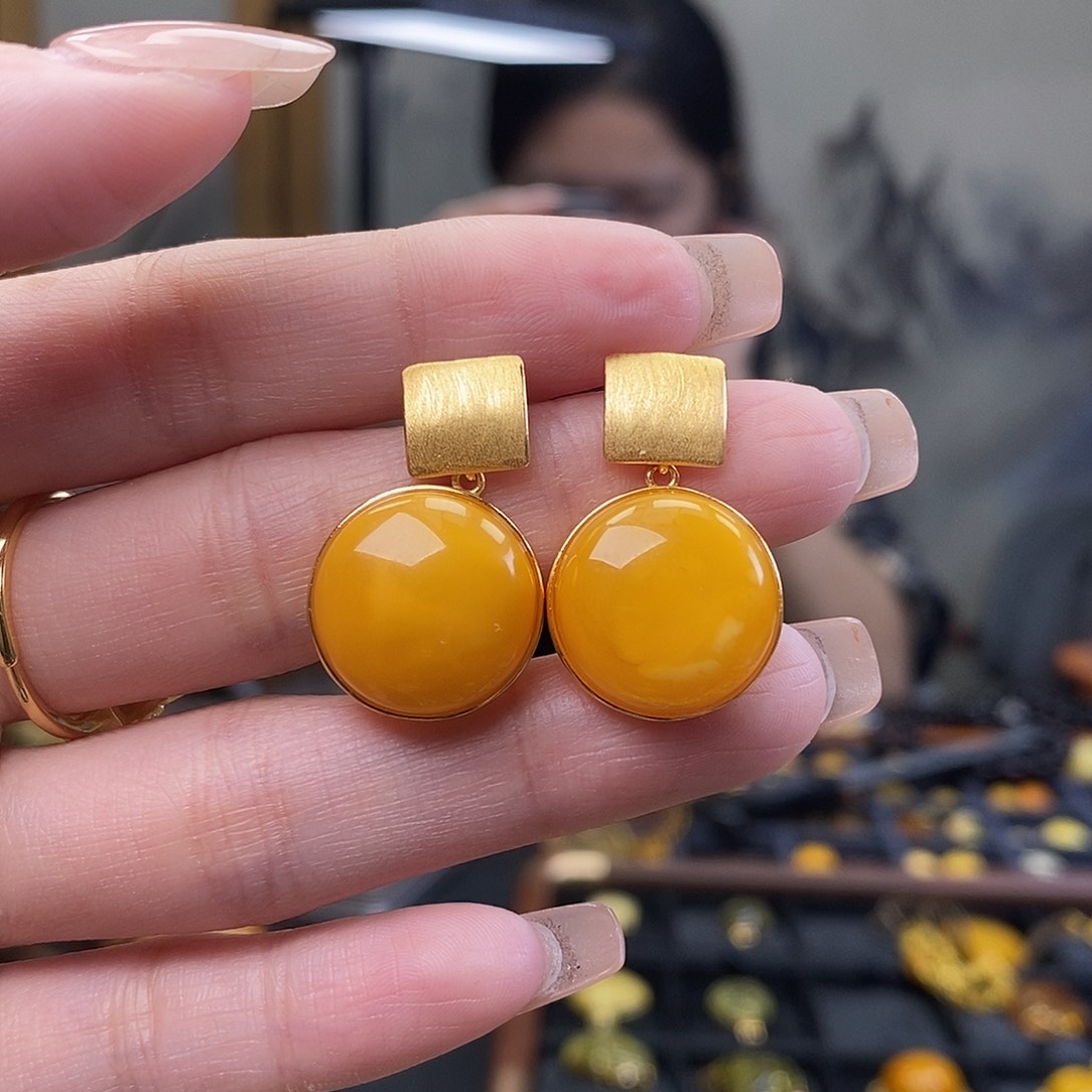 琥珀未镶嵌裸石成品