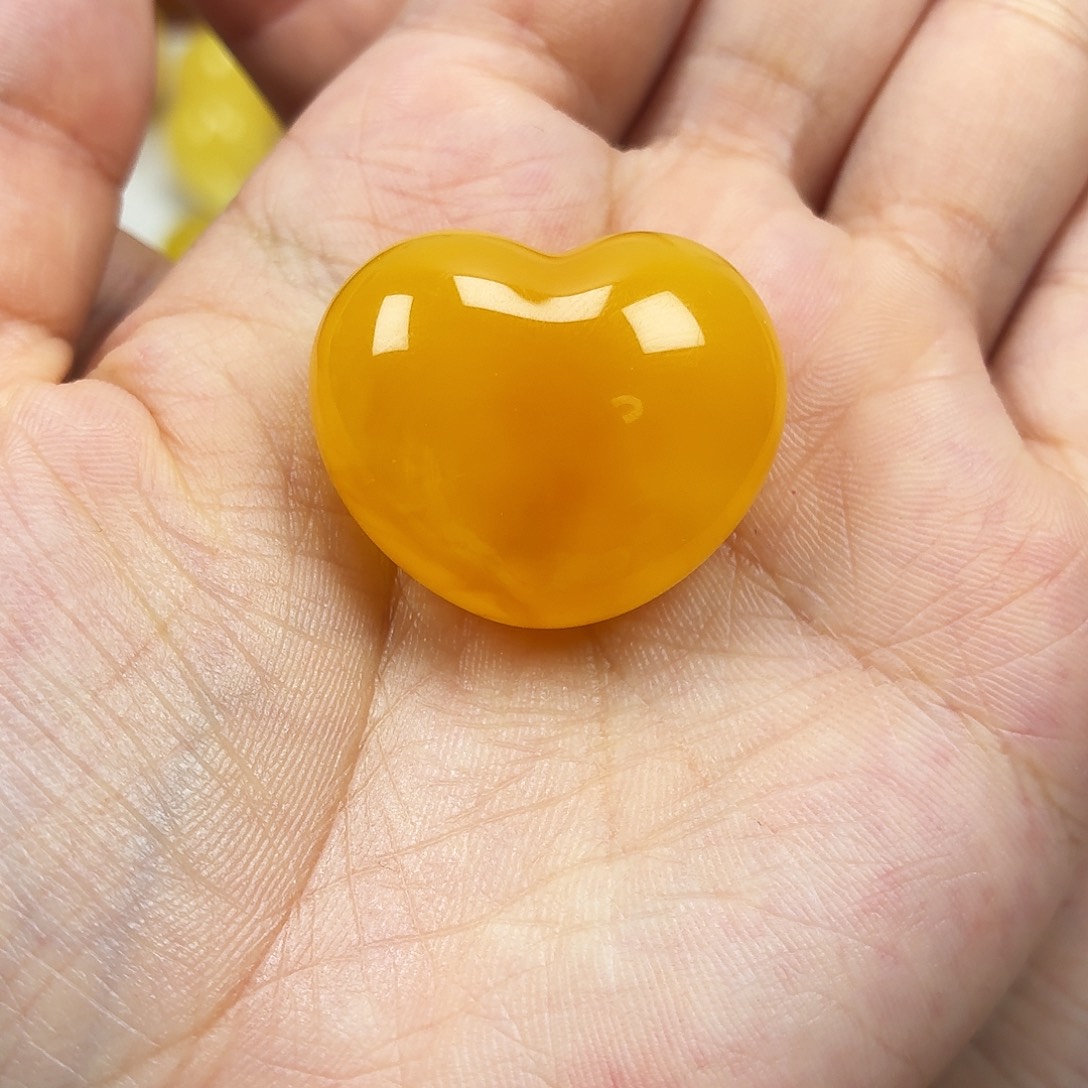 未镶嵌颈饰蜜蜡焦皮鸡油红爱心