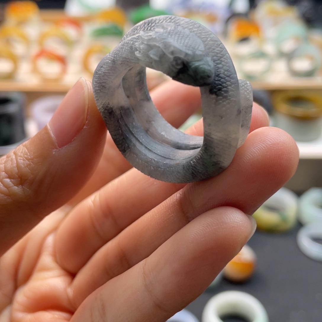 定制翡翠未镶嵌戒指