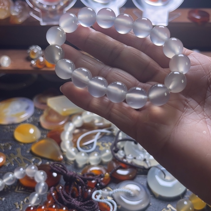 乐***派玛瑙/玉髓手链合金