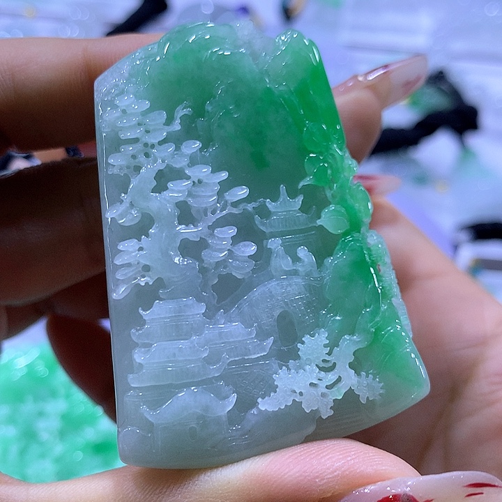 翡翠未镶嵌颈饰天然翡翠A货吊坠