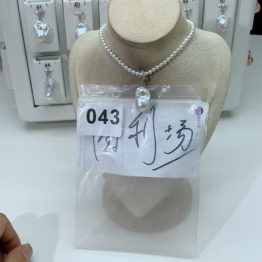 淡水珍珠颈饰合金