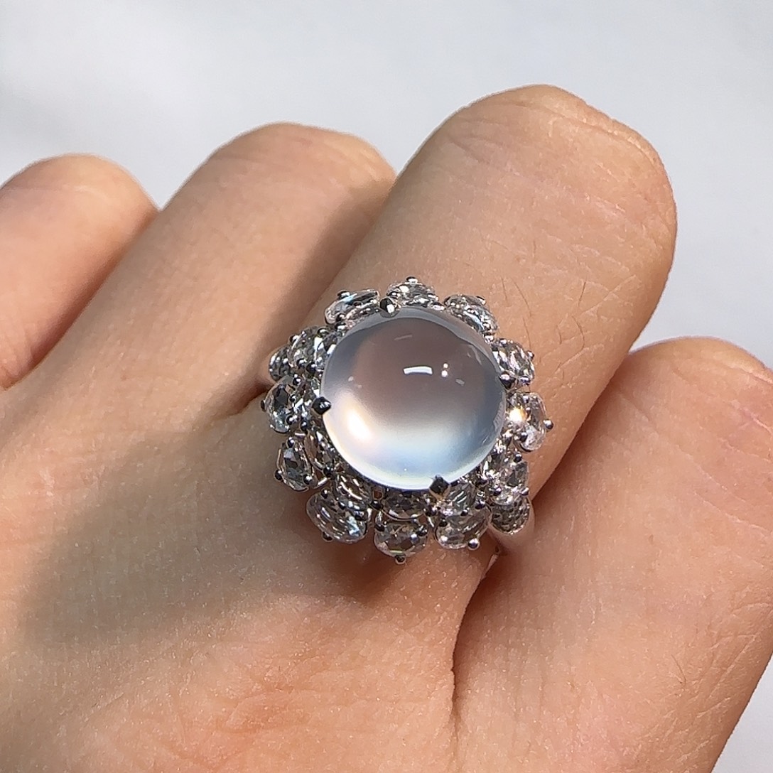 翡翠18K金镶嵌戒指蛋面