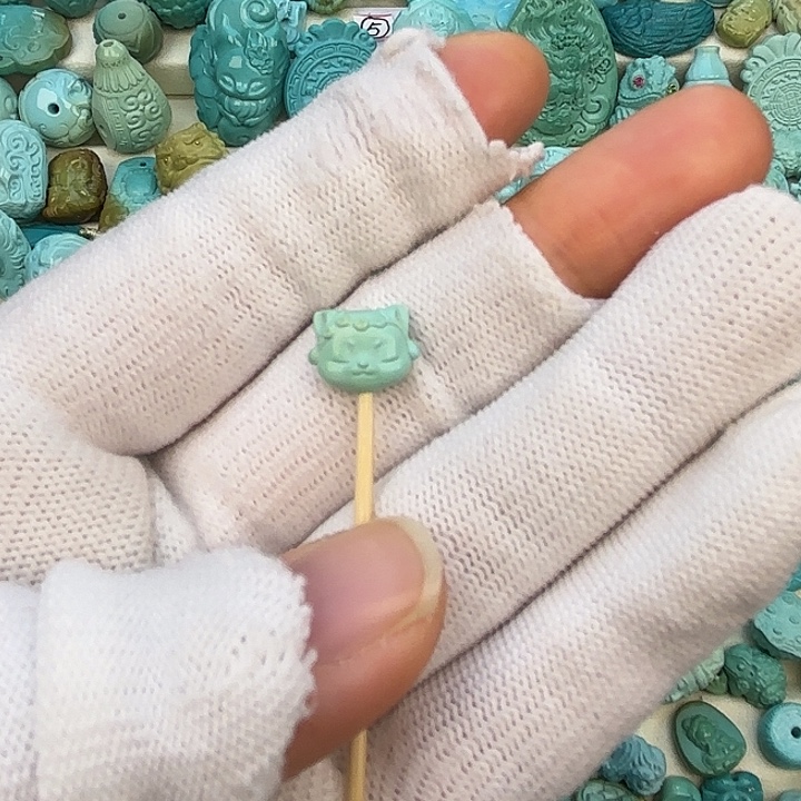 绿松石未镶嵌挂件