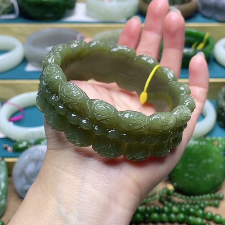 和田玉手镯63圈口 编号10未镶嵌