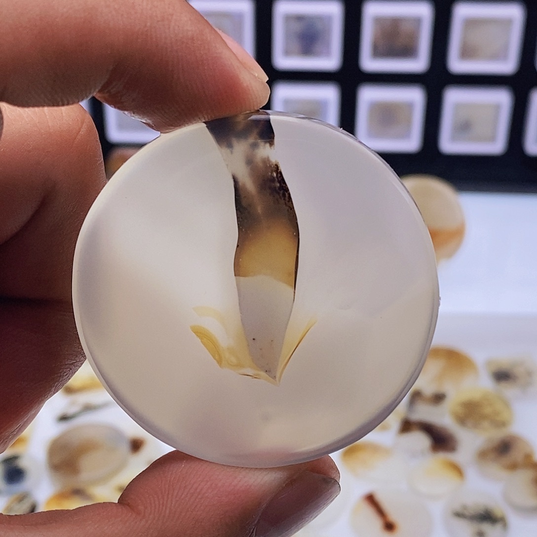 澳***店玛瑙/玉髓未镶嵌吊坠(不含链)