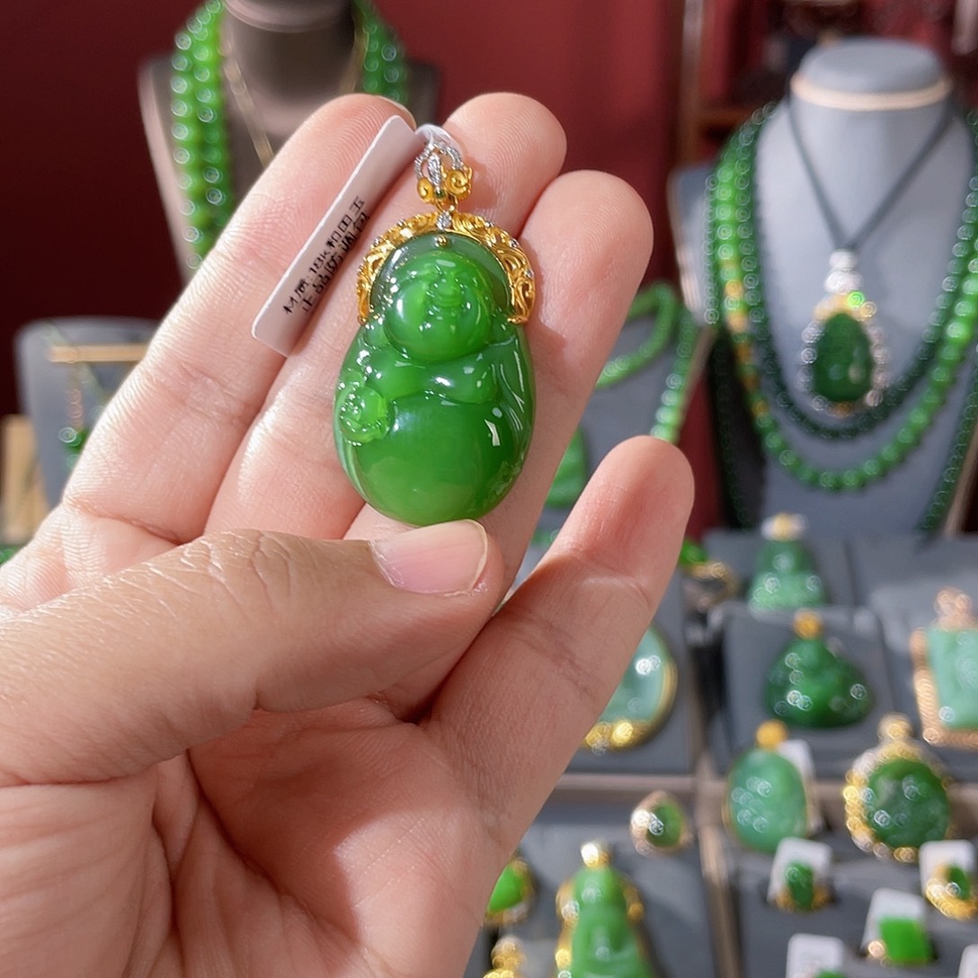 和田玉（碧玉）18K金镶嵌颈饰