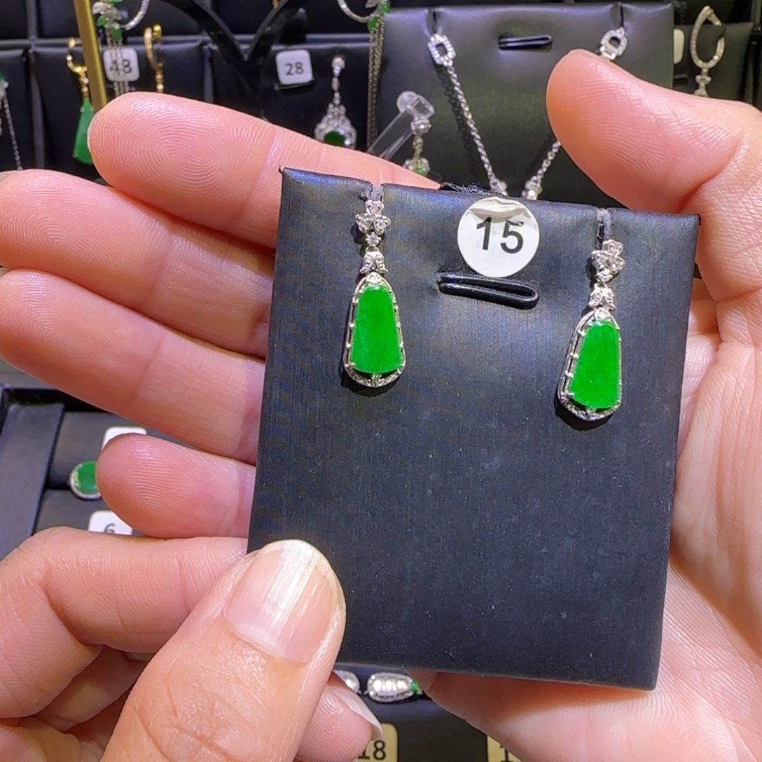 翡翠18K金镶嵌颈饰耳环