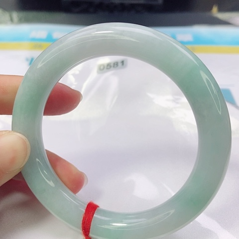 翡翠手镯未镶嵌0581号