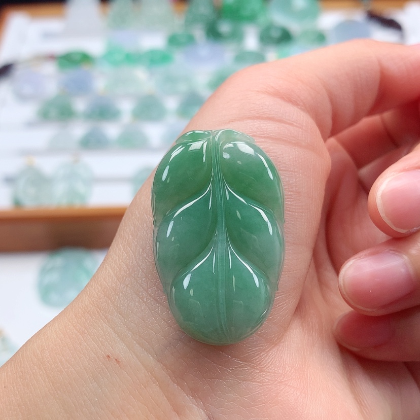 【闪购商品】翡翠吊坠(不含链)未镶嵌