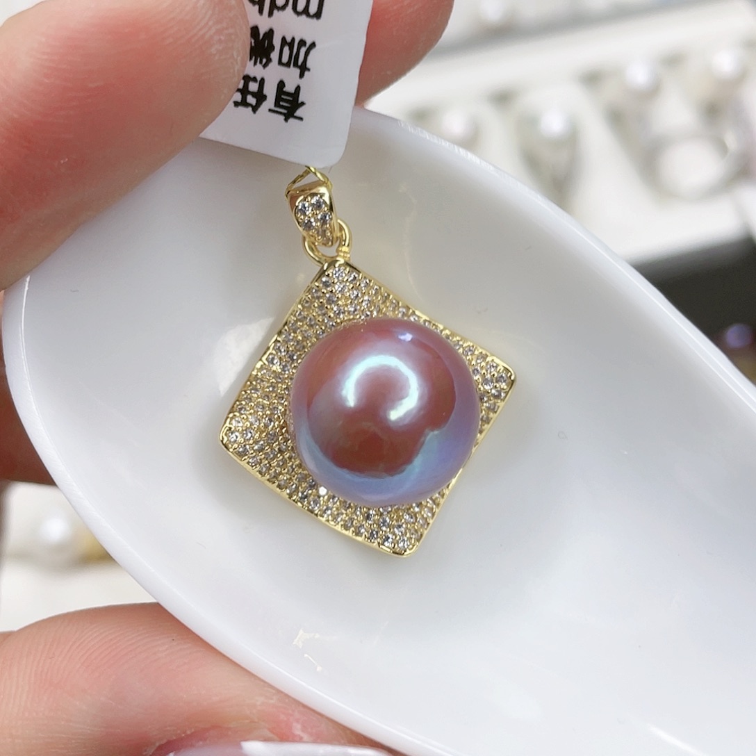 淡水珍珠吊坠(赠链)未镶嵌