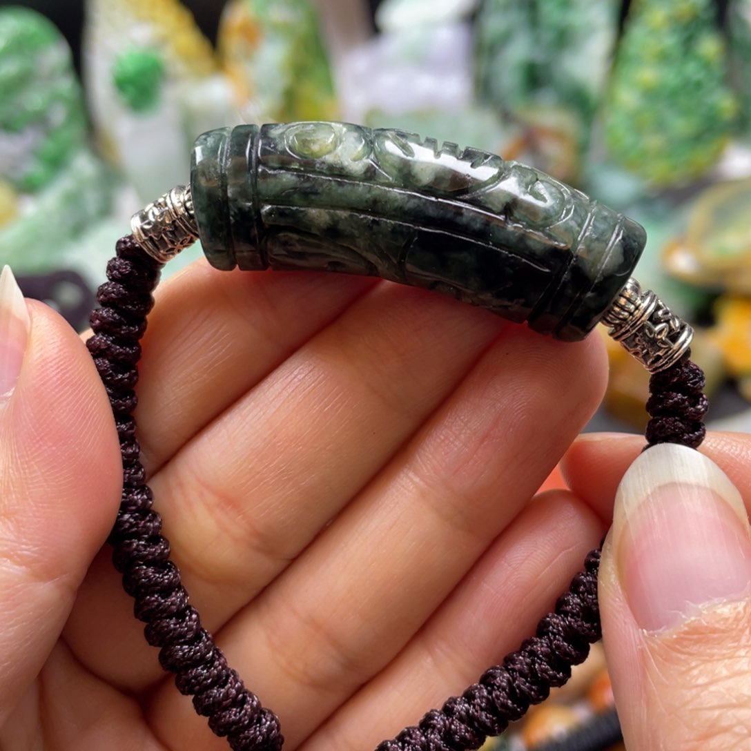 翡翠颈饰未镶嵌牌子