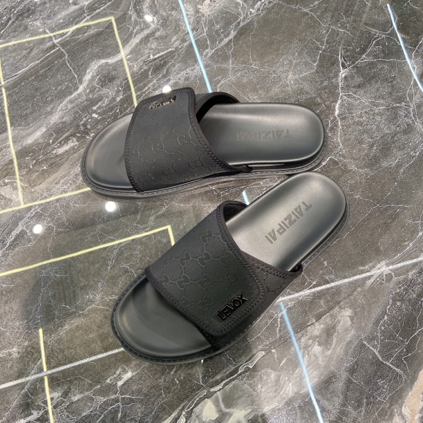 20252025夏季新款时尚轻奢潮流百搭防滑软底真皮男士沙滩拖鞋