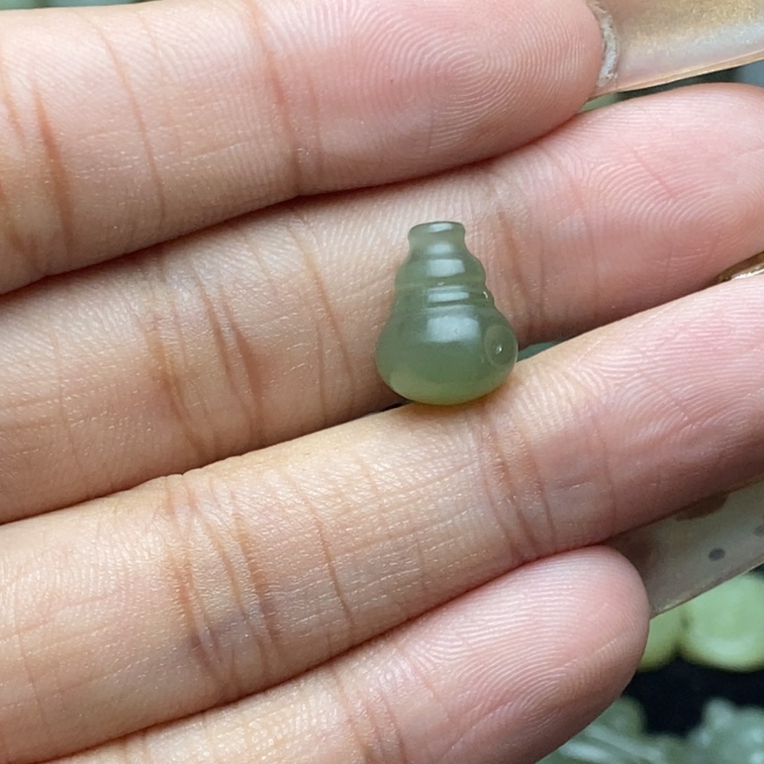 今***么和田玉未镶嵌颈饰