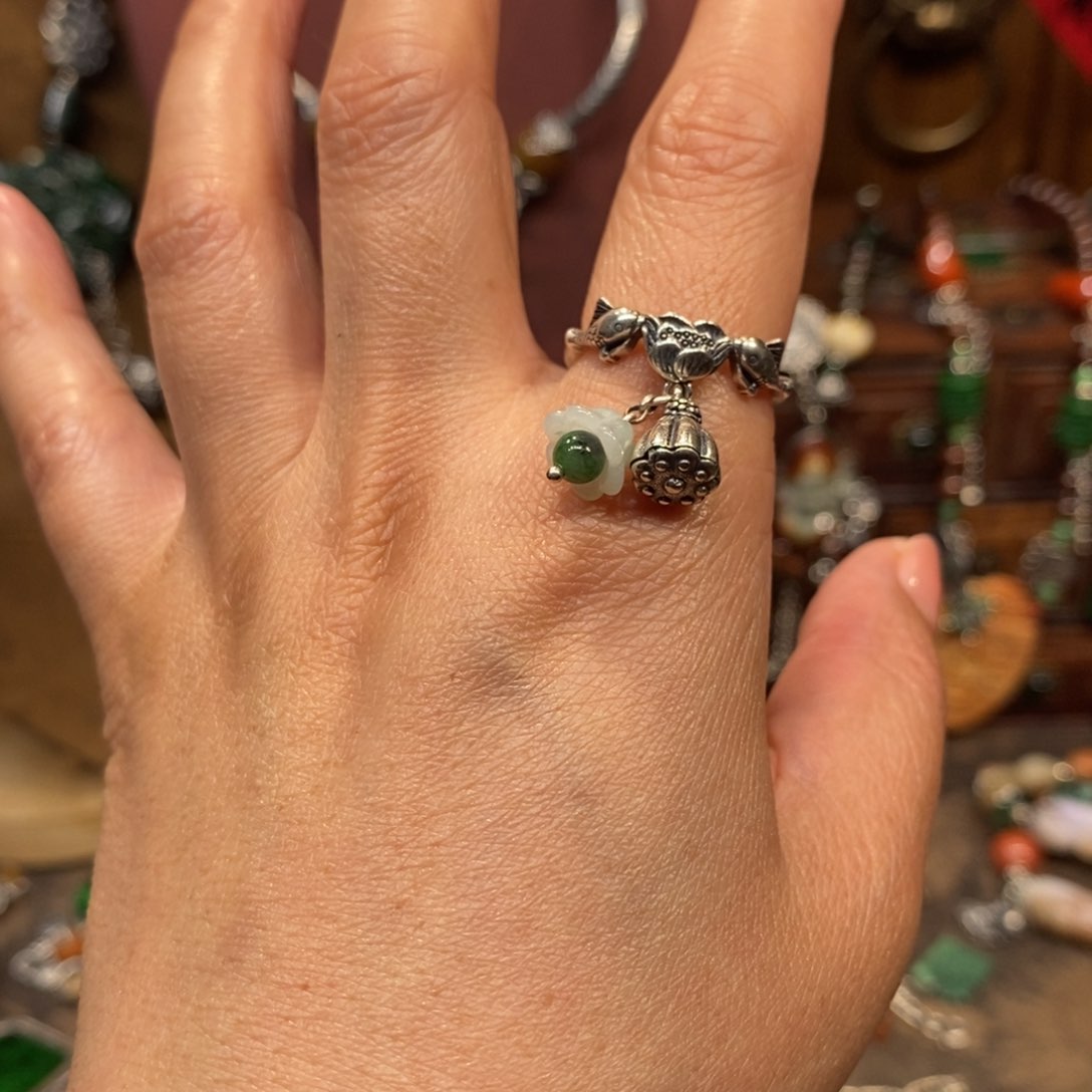 翡翠吊坠(赠链)未镶嵌