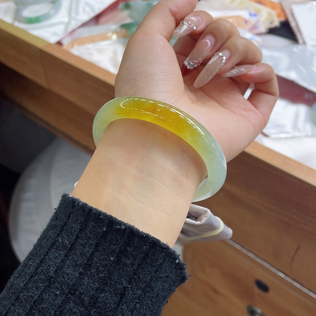 翡翠手镯未镶嵌16 号链接56.6贵妃