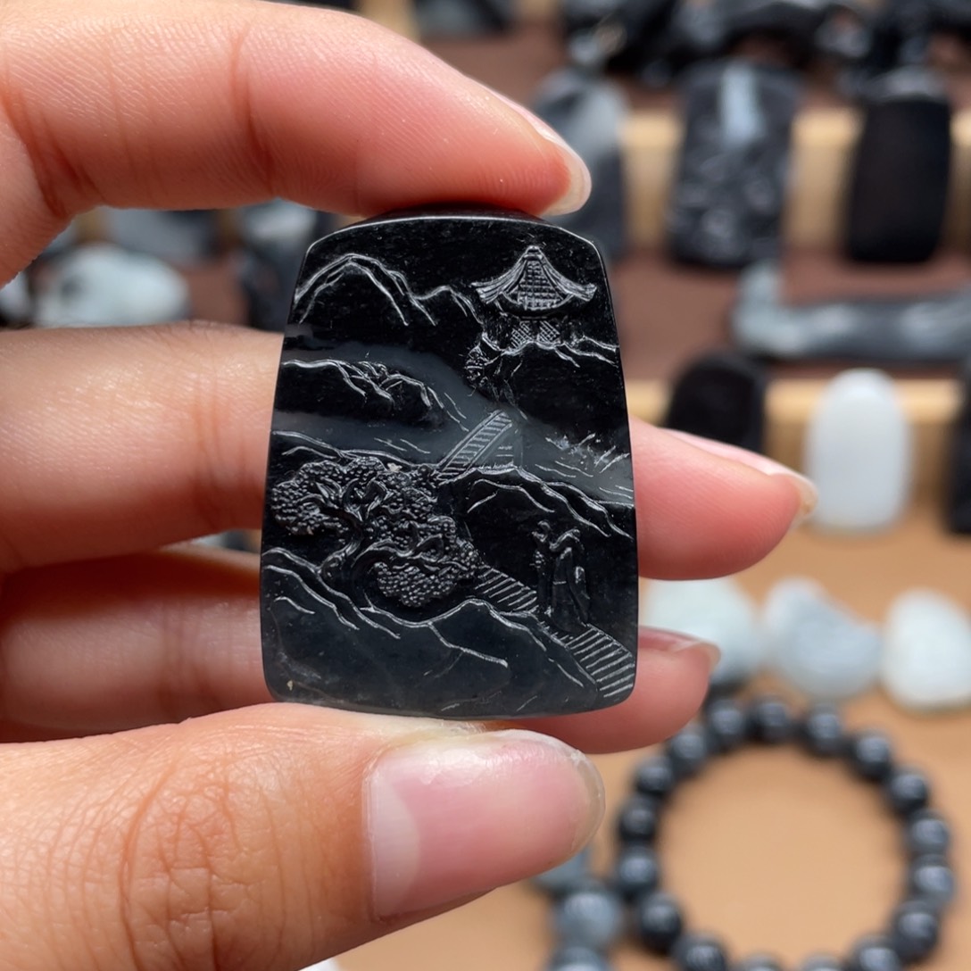 和田玉颈饰未镶嵌