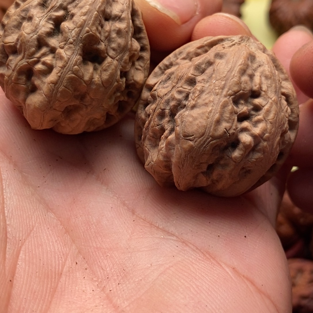 文玩核桃吊坠小涵38