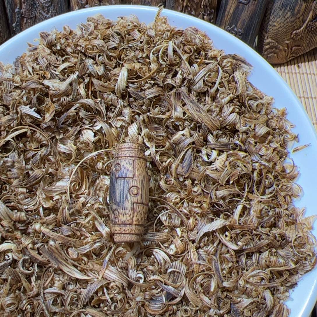 沉香沉香碎屑乌身雕刻