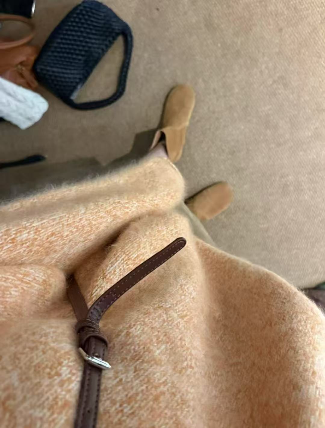 法式时尚静奢风网红毛绒展示针织百搭女士羊绒加厚保暖秋冬冬季