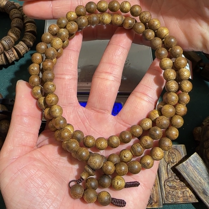 沉香手串白棋老料圆珠多圈0.8