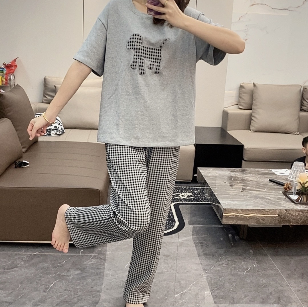 拍一发三) 可外穿女款夏纯棉短袖长裤送短裤网红套装灰色格子小马