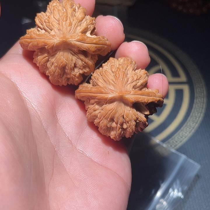 ****饼文玩核桃吊坠42尺寸虎头
