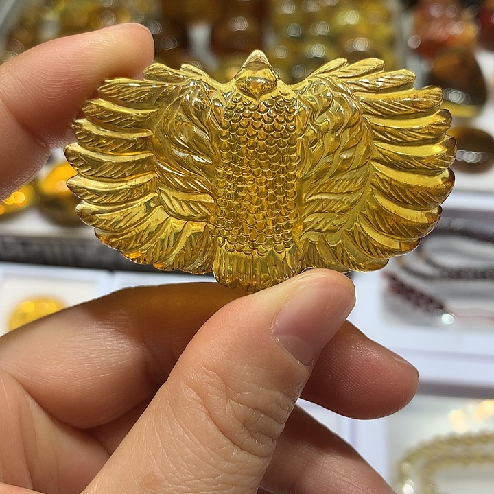 琥珀未镶嵌颈饰大鹏展翅