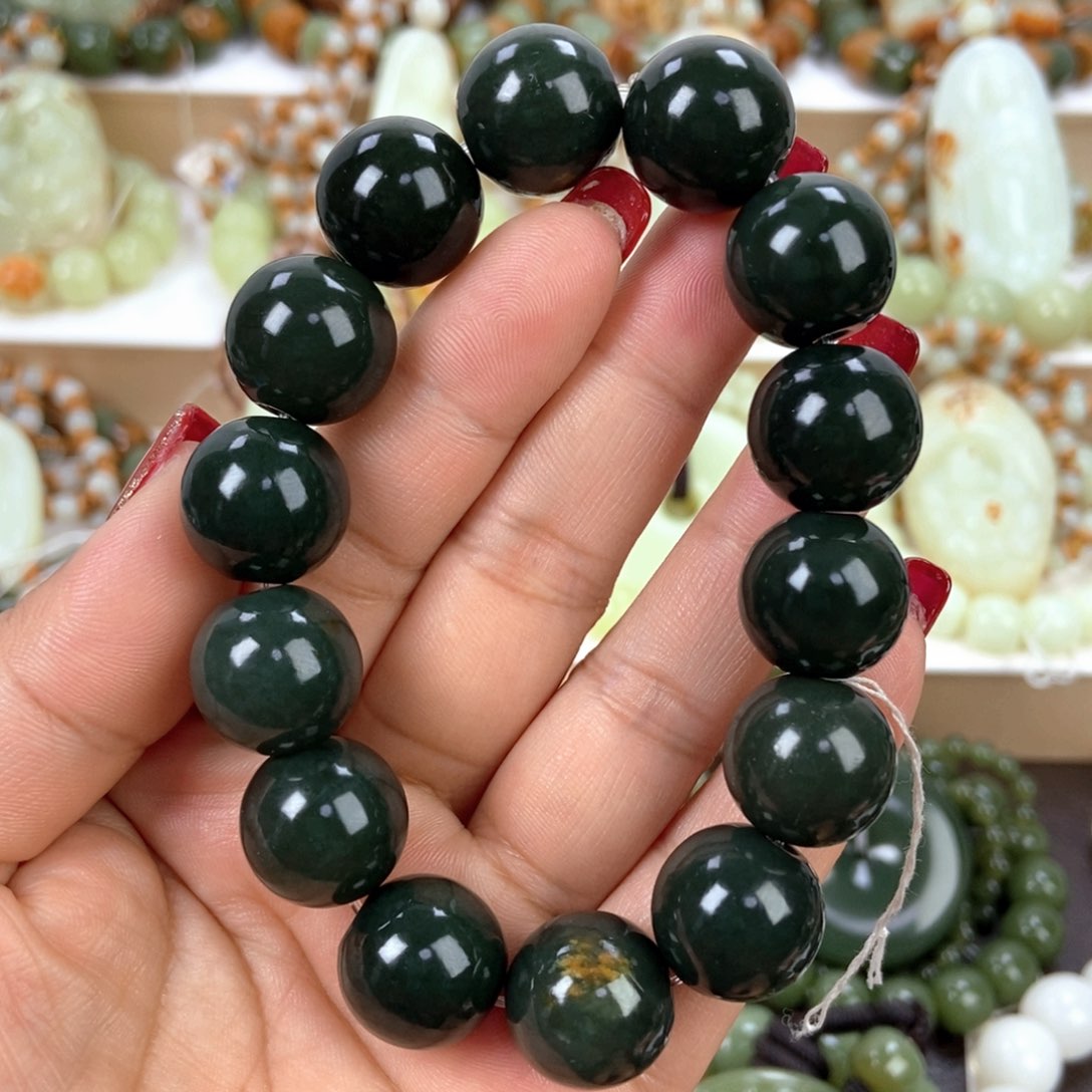 透闪石质玉手串未镶嵌